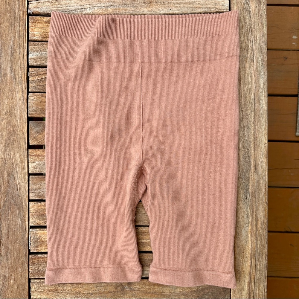 Fabletics Seamless Ribbed Light Brown Biker Shorts